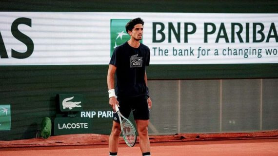 Herbert entrenándose en Roland Garros.