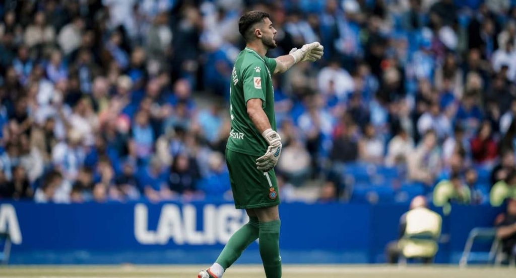 Joan García, en un partido en Cornellà.