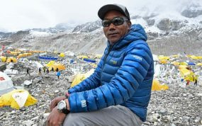 Kami Rita, en el campo base del Everest.