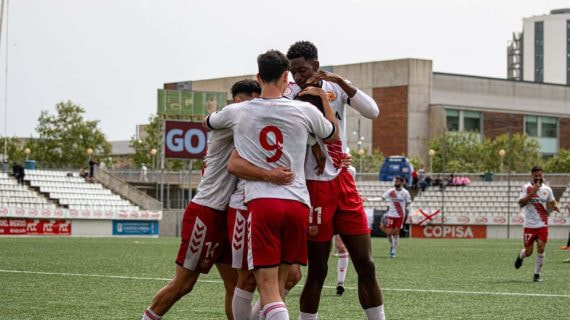 L'Hospitalet celebra un gol.