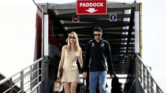 Esteban Ocon, junto con su pareja Flavia Barla en Mónaco.