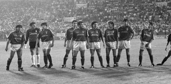 Plantilla del Oviedo en el partido contra el Genoa.