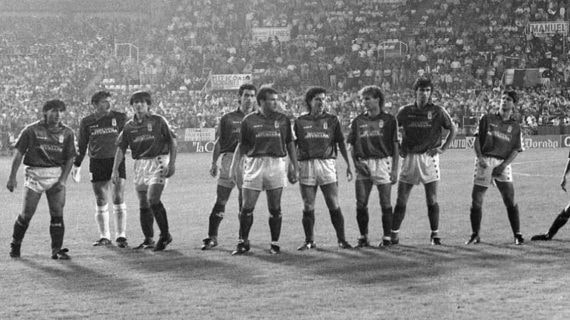 Plantilla del Oviedo en el partido contra el Genoa.
