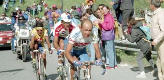 Pantani, con Induráin a ruda, en el Giro de 1994.