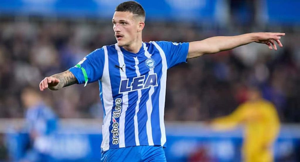 Rafa Marín, durante un partido con el Alavés.