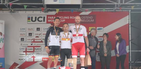 Ricardo Ten campeón de la crono de la Copa del Mundo de Ostende.