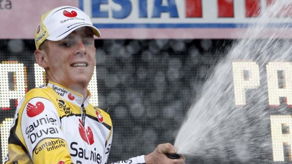 Riccardo Riccò, en el podio de la 2ª etapa del Giro de Italia de 2008.