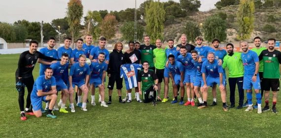 Xavi Simons nunca ha ocultado sus orígenes.