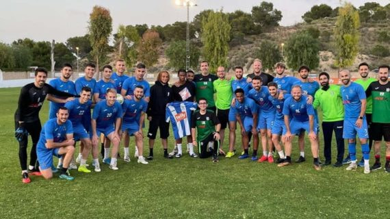 Xavi Simons nunca ha ocultado sus orígenes.