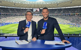Juan Carlos Rivero en la narración de un partido de Eurocopa