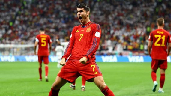 Álvaro Morata celebra un gol con la Selección española.