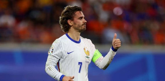 Antoine Griezmann durante un partido con Francia.
