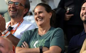 Conchita Martínez en el box de Mirra Andreeva durante Roland Garros 2024.