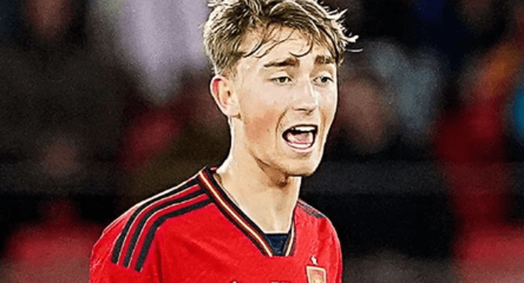 Dean Huijsen con España.