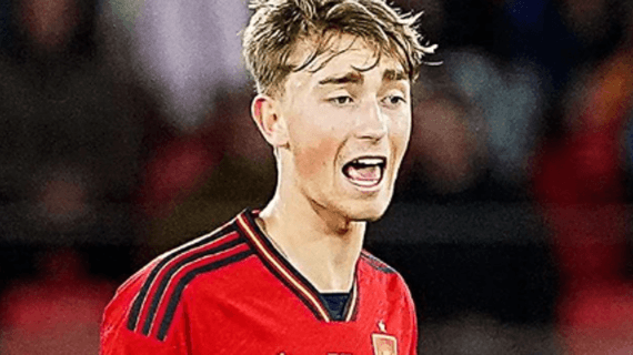 Dean Huijsen con España.