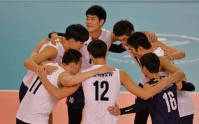 Cada equipo de voleibol se compone de seis jugadores.