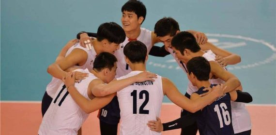 Cada equipo de voleibol se compone de seis jugadores.