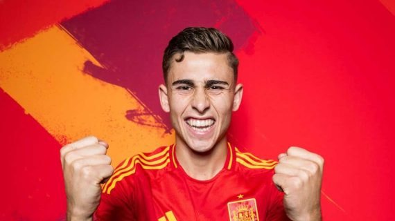 Fermín posa antes de la Eurocopa.