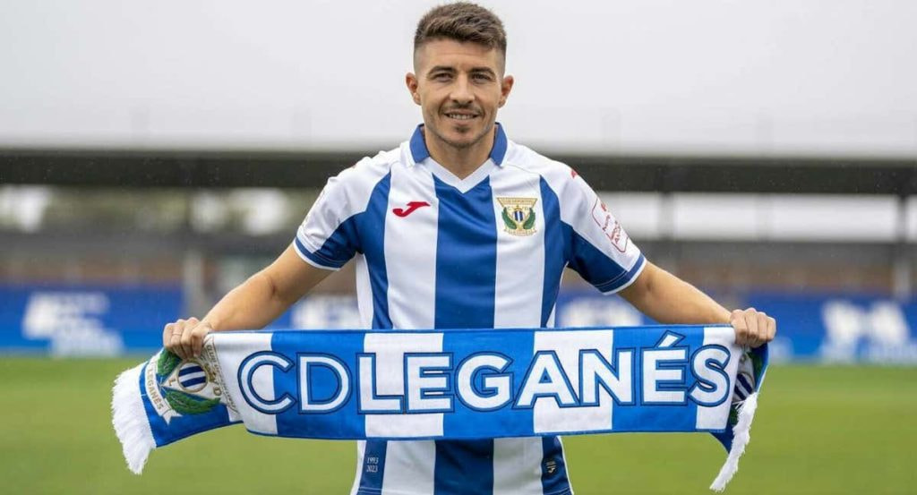 Francisco Portillo con la equipación del Leganés, último club con el que ha ascendido.