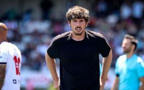 Javi Poves, en un partido dirigiendo al Moscardó.