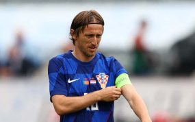 Luka Modric con el brazalete de capitán de Croacia.
