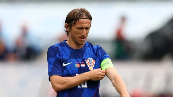Luka Modric con el brazalete de capitán de Croacia.