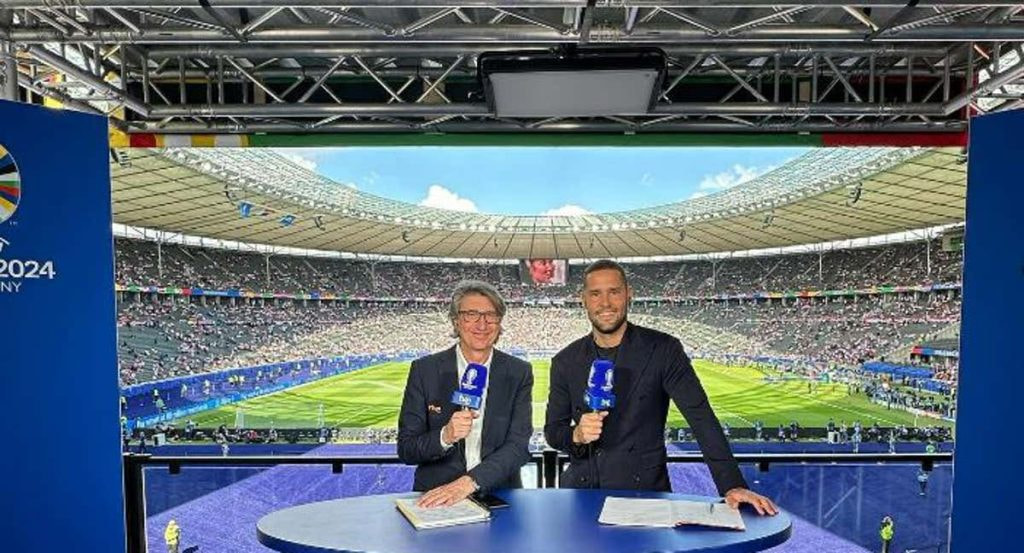 Mario Suárez y Juan Carlos Rivero, en un partido de España en esta Eurocopa.