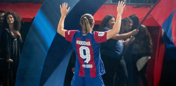 Mariona durante la celebración de liga.