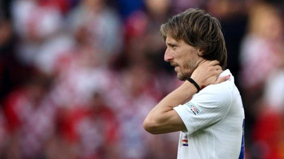 Luka Modric durante el partido contra España.