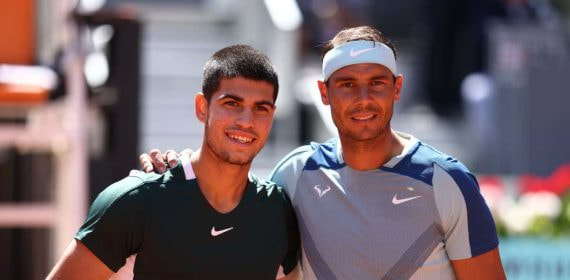 Alcaraz y Nadal en una foto como rivales