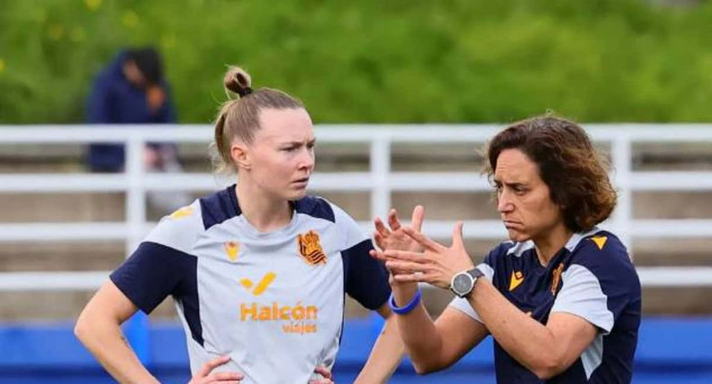 Natalia Arroyo, junto a Franssi en un entrenamiento con la Real Sociedad.