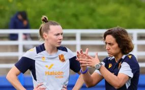 Natalia Arroyo, junto a Franssi en un entrenamiento con la Real Sociedad.