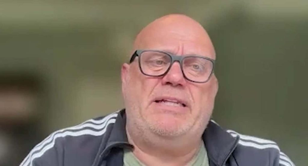 Tom Henning Ovrebo, atiende a Relevo.