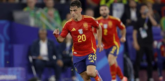 Pedri, durante el partido ante Italia.