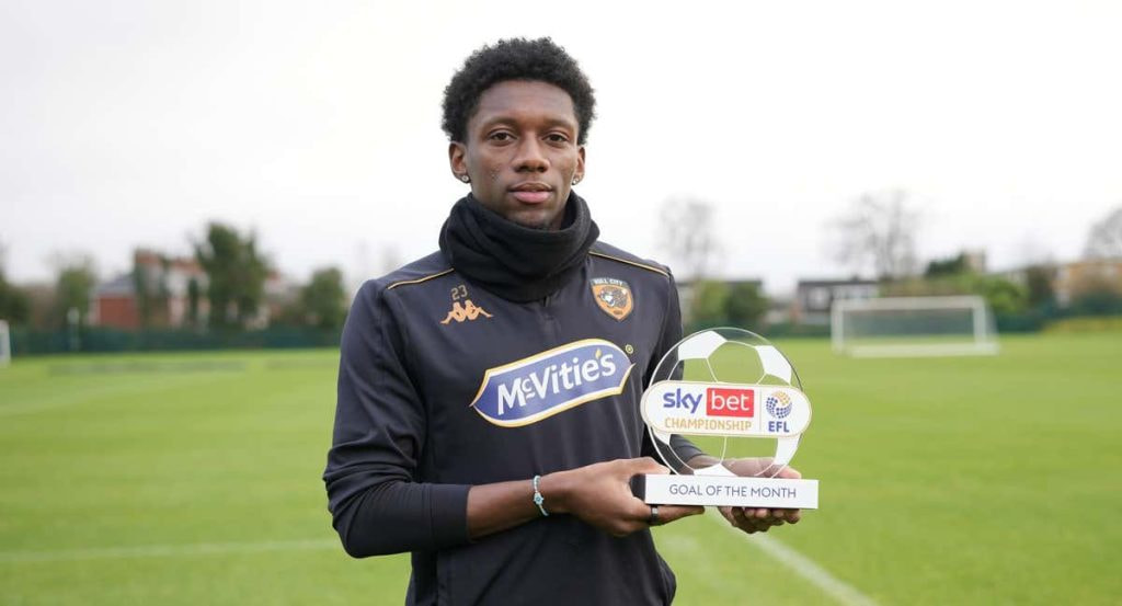 Philogene recibió uno de los premios a mejor gol del mes.