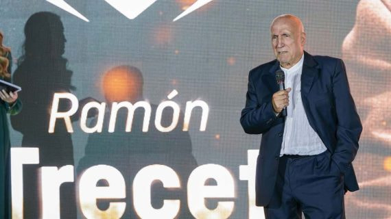 Ramón Trecet, en el acto de ingreso en el Hall of Fame de baloncesto.