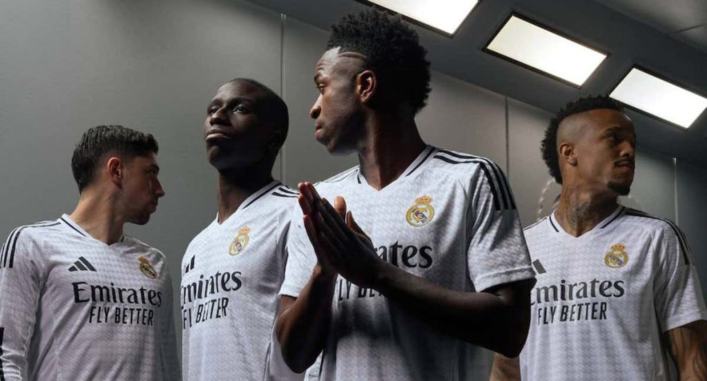Anuncio oficial de la nueva camiseta del Real Madrid.