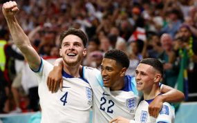 Rice, Bellingham y Foden en un partido de Inglaterra.