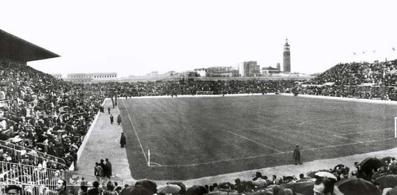 Imagen antigua de la grada Gol Sur de la Romareda.