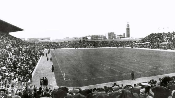 Imagen antigua de la grada Gol Sur de la Romareda.