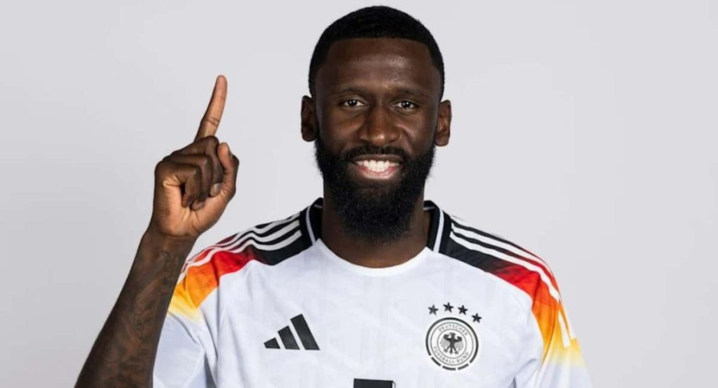 Antonio Rüdiger, en las fotos oficiales de UEFA.