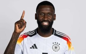 Antonio Rüdiger, en las fotos oficiales de UEFA.