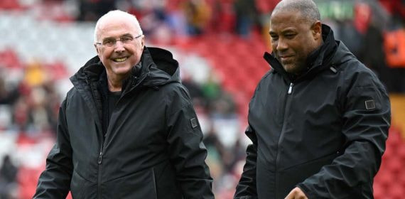 Eriksson, en el homenaje que recibió en Anfield.