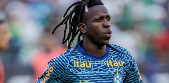 Vinicius, antes de un partido con Brasil.