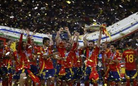 La Selección española levanta la Eurocopa en Berlín.