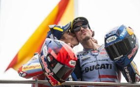 Los hermanos Márquez en el parque cerrado de Sachsenring.