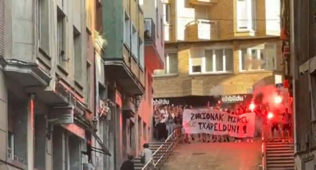 Así fue el recibimiento a Oyarzabal en Eibar.