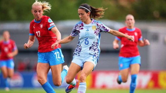Aitana Bonmatí, goleadora de España, durante el partido ante República Checa.