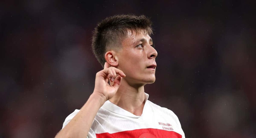 Arda Güler y su desafiante gesto ante Austria.