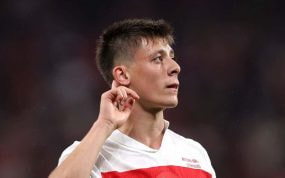 Arda Güler y su desafiante gesto ante Austria.